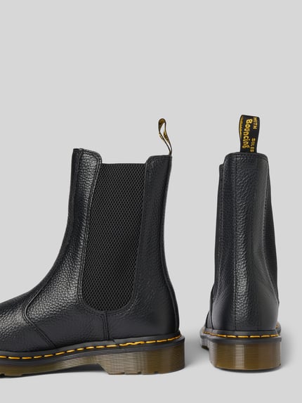 Dr. Martens Chelsea boots met logopatch, model 'Hi' Zwart - 2