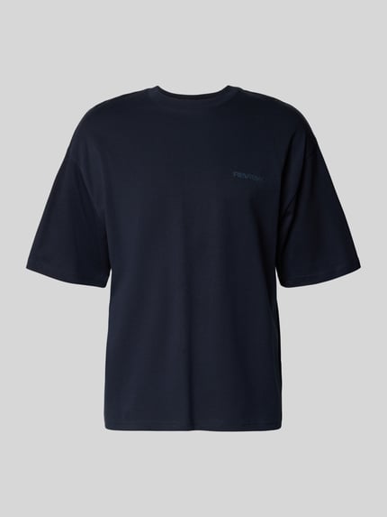 Produktfoto, Oversized T-Shirt mit Logo von REVIEW in Dunkelblau, reine Baumwolle, Rundhalsausschnitt, locker geschnittene Form.