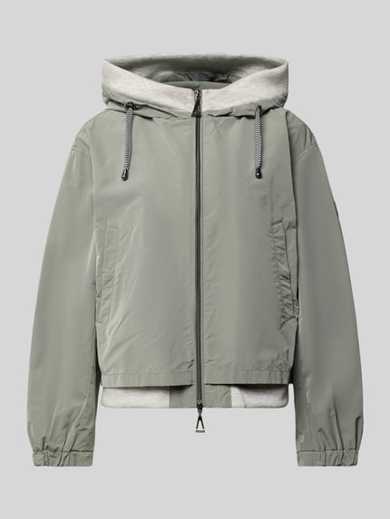 Produktfoto, Jacke mit Zweiwege-Reißverschluss von Gil Bret, relaxed fit, kaptur ze ściągaczem, kieszenie boczne, długość tyłu w rozmiarze 36: 59 cm, szerokość ramion w rozmiarze 36: 52 cm, szerokość klatki piersiowej w rozmiarze 36: 57 cm, długość rękawa w rozmiarze 36: 57 cm, matowa tekstura w odcieniu szaro-zielonym