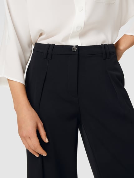 Tom Tailor Flared Cut Stoffhose mit Bundfalten Black 3