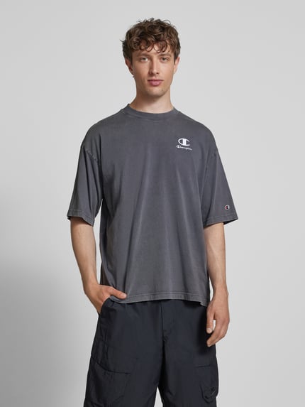 Champion T-shirt o kroju relaxed fit z wyhaftowanym logo Antracytowy 4
