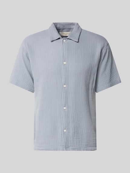 Produktfoto, Regular Fit Freizeithemd mit Kentkragen von Jack & JonesR aus reiner Baumwolle in Hellblau mit Knopfleiste, 1/2-Arm, feine Struktur