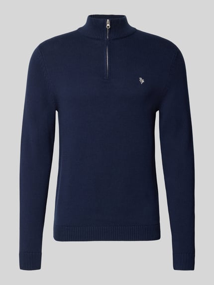 Produktfoto, Slim Fit Strickpullover aus reine Baumwolle von REVIEW in Dunkelblau, Troyer-Kragen, Label-Stickerei, gerippte Abschlüsse