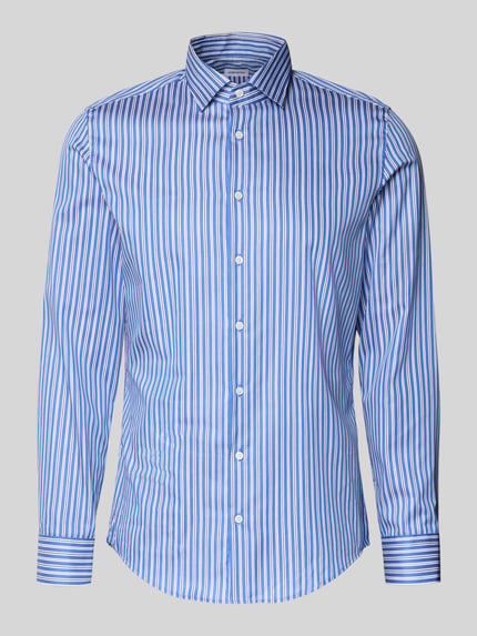 Produktfoto, Slim Fit Business Hemd aus Baumwolle mit Kentkragen von SEIDENSTICKER, blau-weiß gestreift, Knopfleiste, reine Baumwolle, schmale Passform, Rückenlänge 77 cm, Schulterbreite 42 cm, Ärmellänge 65 cm, glatte Textur.