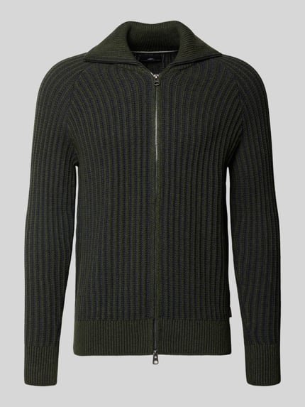 Produktfoto, Strickjacke in Two-Tone-Machart mit Zweiwege-Reißverschluss von Fynch-Hatton, Baumwoll-Woll-Mix, Ripp-Optik, Slim Fit, grün-schwarze Farben, Herrenmode, Rückenlänge 73 cm, Ärmellänge 72 cm