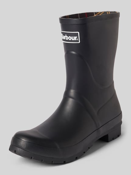 Productfoto, zwarte laars met label in reliëf, model 'Welly' van Barbour, Dames boots, matte afwerking, stevige zool