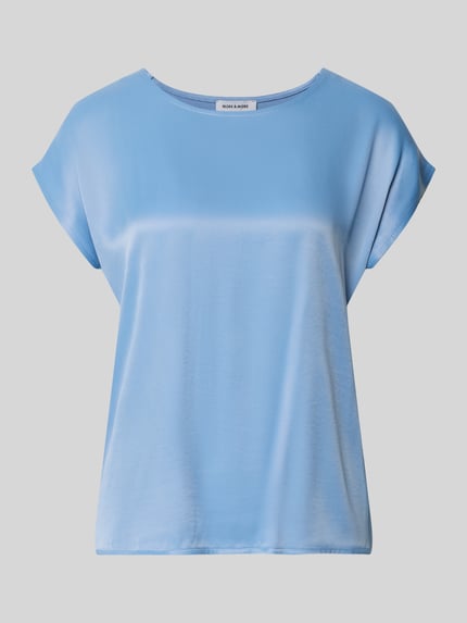 Productfoto, T-Shirt aus Viskose-Mix van MORE in lichtblauw, recht model, glanzende look, verlengde achterkant, ruglengte maat 36: 64 cm