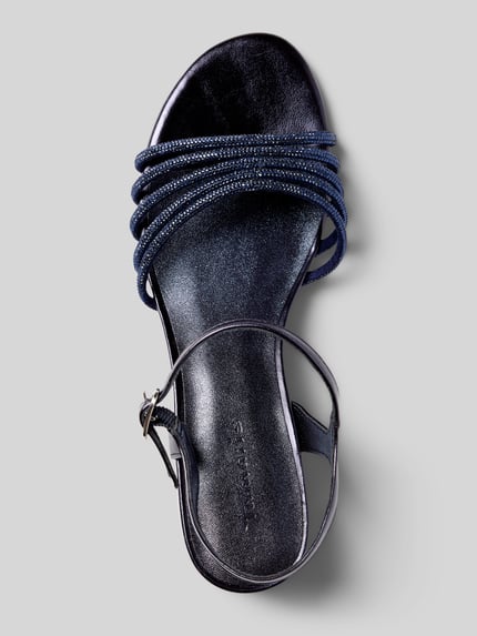 Productfoto, Sandaletten mit Strasssteinbesatz van Tamaris, effen kleuren, afgeronde punt van de schoen, blokhak, label in reliëf, met strass-steentjes, doornsluiting, gestructureerde zool