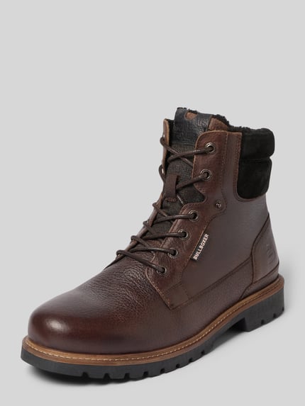 Produktfoto, Chelsea Boots aus Rindsleder mit Profilsohle von BULLBOXER in Lederoptik mit strukturierter Oberfläche, Label-Schriftzug und profilierten Gummisohlen