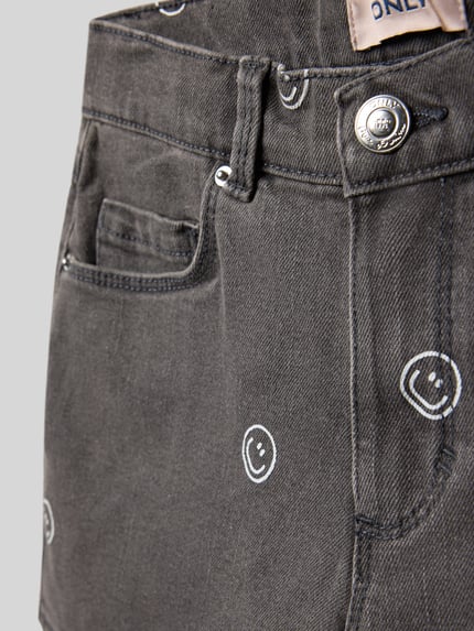 Productfoto, Regular Fit Jeansshorts uit katoenmix model 'BLAIR' van Only voor kinderen, denimlook, all-over print, 5-pocketmodel, studs, knoop- en ritssluiting