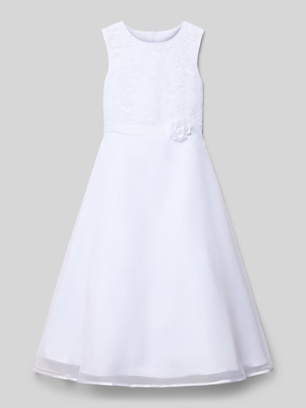 Produktfoto, weißes Midikleid mit Rundhalsausschnitt von DANAMADE, taillierter Schnitt, Nahtreißverschluss, blickdichtes Unterkleid, Schleifen-Detail, Rückenlänge bei Größe 134: 95 cm, glatte und strukturierte Stoff-Textur