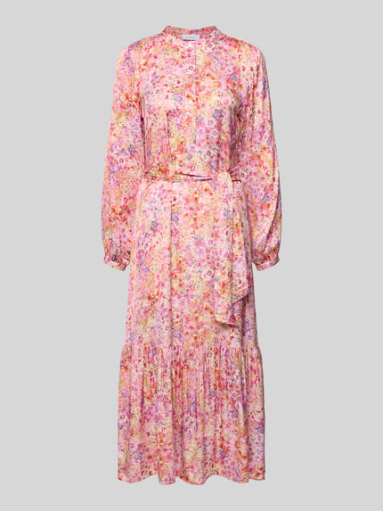 Produktfoto, Midikleid aus Viskose mit Bindegürtel von Rich & Royal in pink gemustertem Allover-Look, A-Linie, Rundhalsausschnitt, Knopfleiste, Bindegürtel, langärmlig, fließende Struktur