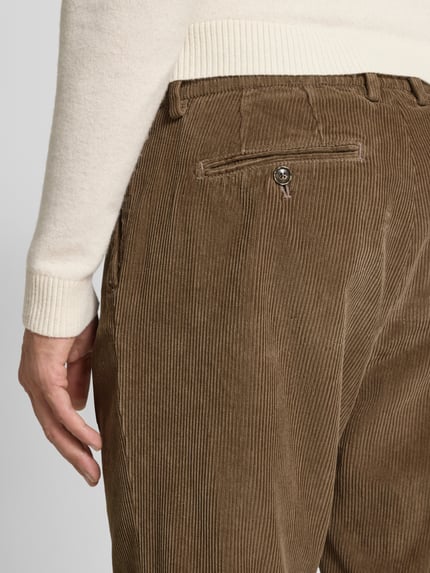 Cruna Spodnie sztruksowe o kroju straight fit z zakładkami w pasie model ‘Mitte’ Szarobrązowy 3