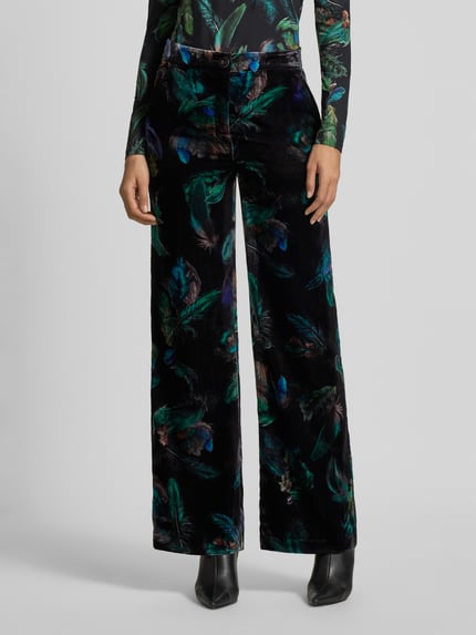 Marc Cain Wide Fit Hose aus Samt im Allover-Look Dunkelgruen 4