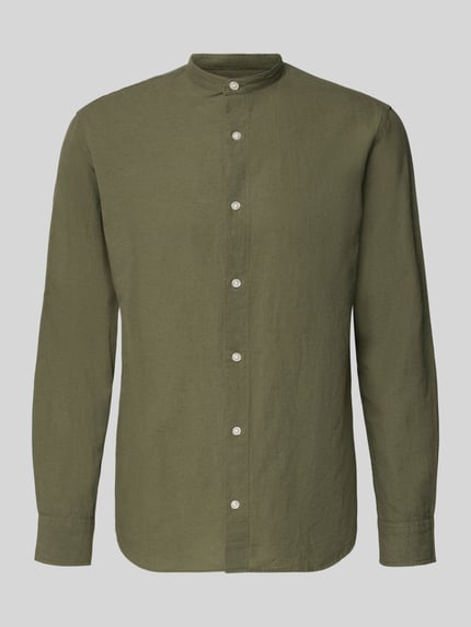 Produktfoto, olivgrünes Freizeithemd mit Leinen-Anteil Modell 'BREEZE' von Jack & Jones, Stehkragen, Knopfleiste, Regular Fit, Baumwoll-Leinen-Mix, schlichte Optik.