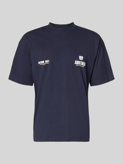 Produktfoto, Regular Fit T-Shirt mit Logo-Print von Another Cotton Lab in Dunkelblau aus reiner Baumwolle mit Rundhalsausschnitt, Rückenlänge 70 cm bei Größe M