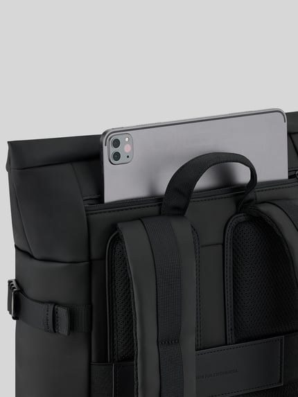 Kapten & Son Rucksack mit Flaschenhalterung innen Modell 'HELSINKI' Black 4