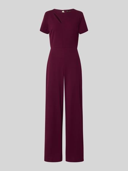 Produktfoto, Regular Fit Jumpsuit mit Cut-Out von Lipsy in dunklem Rot, elastischer Material-Mix, taillierte Passform, Rundhalsausschnitt, klare Linien, glatte Textur, mit Nahtreißverschluss, vielseitig für Damenmode.
