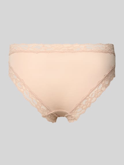 Produktfoto, Slim Fit Slip mit Spitzenbesatz Modell 'Rio' von Skiny, Damen Slip aus elastischem Micromodal-Mix in zartem Beige mit feiner Spitzenstruktur.