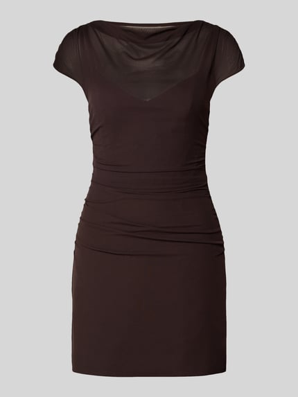 Produktfoto, Cocktailkleid aus elastischem Viskose-Mix Modell 'Vivianna' von Forever New in dunklem Braun, figurbetonter Schnitt, Drapierungen
