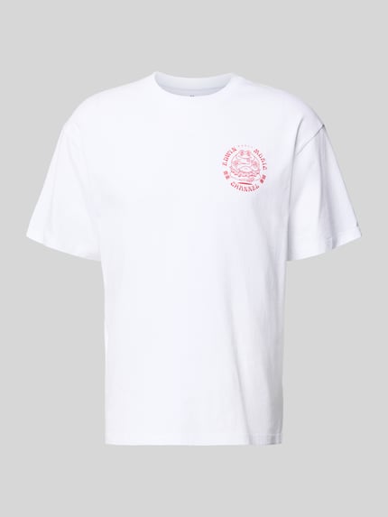 Produktfoto, weißes T-Shirt aus reiner Baumwolle Modell 'MUSIC CHANNEL' von Edwin, gerader Schnitt, Rundhalsausschnitt, Rückenlänge 70 cm in Größe M