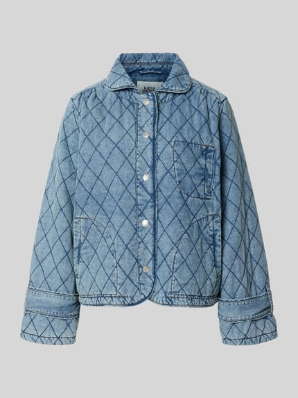 Produktfoto, Jacke mit Steppnähten Modell 'Viola' von LOLLYS LAUNDRY im Denim-Look, blauer Baumwoll-Mix mit Umlegekragen und Knopfleiste.