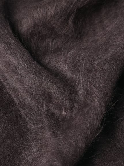 Produktfoto, Schal aus Kaschmir im unifarbenen Design von Christian Berg Woman, feine, weiche Textur, rechteckige Form, Breite 28 cm