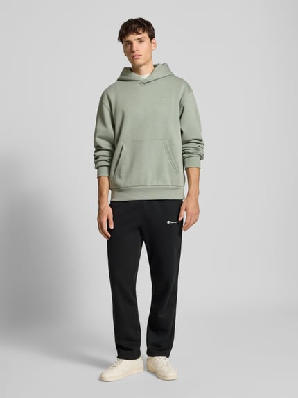 Champion Spodnie dresowe o kroju straight fit z wyhaftowanym logo model ‘Icons’ Czarny 1