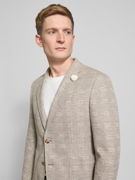JOOP! COLLECTION Marynarka męska JOOP! Collection;Mieszanka bawełny z dodatkiem streczu;Prosty krój;Model ‘Hoverest’;Kołnierz z połami;Aplikacja;Brustasza;Nakładane kieszenie;Listwa guzikowa;Długość tyłu w rozmiarze 50: 73 cm;Szerokość ramion w rozmiarze 50: 44 cm;Długość rękawa w rozmiarze 50: 64 cm Beżowy 3