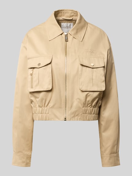 Produktfoto, beige Jacke mit Cargotaschen Modell 'JULIANE' von GUESS aus Baumwoll-Mix im Regular-Fit mit Umlegekragen und elastischem Bund