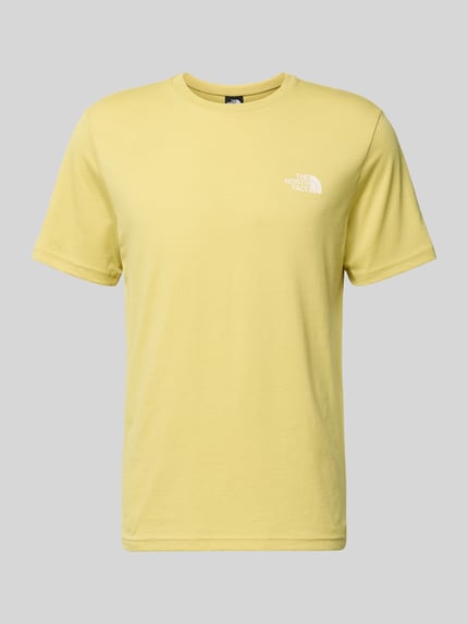 Produktfoto, T-Shirt mit Label-Print von The North Face in Hellgelb, Baumwoll-Mix, Regular-Fit, gerippter Rundhalsausschnitt, Rückenlänge 71 cm bei Größe M.