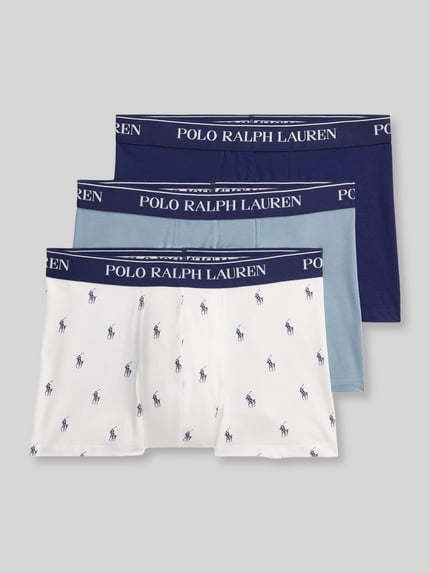 Produktfoto, trzy pary obcisłych bokserek w odcieniach bieli, niebieskiego i granatu, elastyczny pas, model 'CLSSIC TRUNK-3 PACK' od Polo Ralph Lauren Underwear