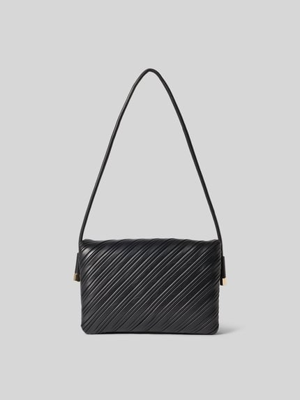 Produktfoto, Shoulder Bag aus echtem Leder von Victoria Beckham, czarna torba na ramię, z efektem pikowania, fakturowany wzór, detal z logo, smukły pasek, naturalna skóra, szerokość w rozmiarze 1: 25 cm, długość w rozmiarze 1: 17 cm, głębokość w rozmiarze 1: 6 cm
