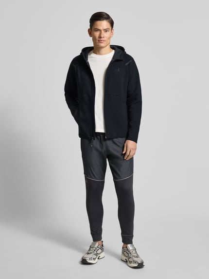 Under Armour Trainingsjacke mit Zweiwege-Reißverschluss Modell 'Unstoppable' Black 1