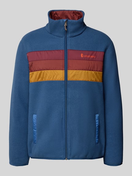 Produktfoto, Herren Jacke mit Stehkragen Modell 'Teca' von Cotopaxi in Blau mit farbigen Streifen, Reißverschluss, Label-Print, Eingrifftaschen
