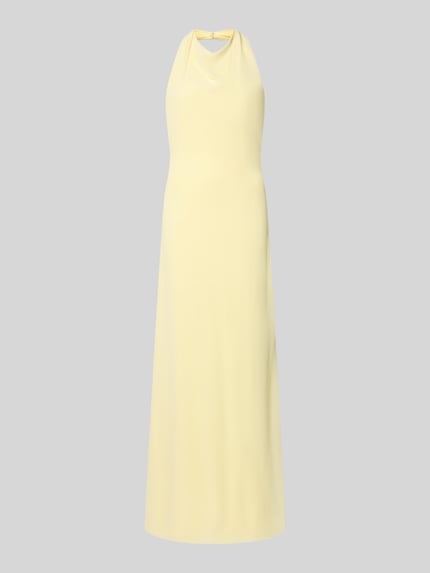 Produktfoto, Abendkleid mit Neckholder von Mascara aus Chiffon in zartem Gelb, Körpernahe Passform, Maxilänge, feine glatte Textur, Nahtreißverschluss, Hakenverschluss, Rückenlänge bei Größe 36: 140 cm, Brustweite 42 cm
