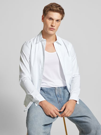 Calvin Klein Jeans Koszula casualowa o kroju regular fit z kołnierzykiem typu kent model ‘OXFORD’ Biały 3