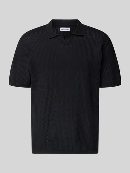 Produktfoto, schwarzes Strickshirt mit Bio-Baumwoll-Anteil Modell 'JERRY' von Jack & Jones, gerader Schnitt, semitransparente Optik, Umlegekragen