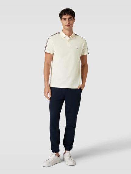Tommy Hilfiger Regular Fit Poloshirt mit Kontraststreifen Beige 1