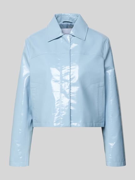 Jacke in glänzender Lackleder-Optik - curated by Vicky Heiler Shop The Look MANNEQUINE