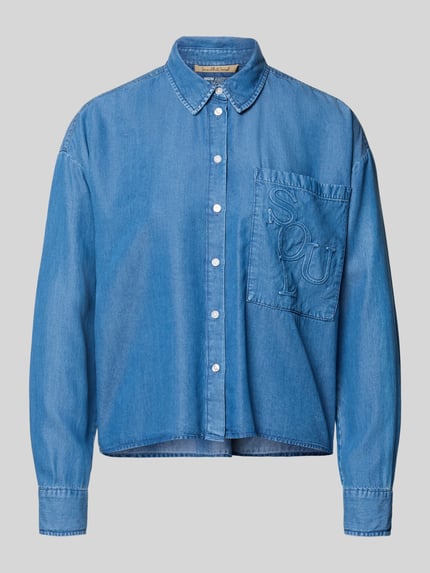 Produktfoto, Boxy Fit Bluse aus Lyocell mit Label-Detail von Smith & Soul im Denim-Look, blaue Farbe, Hemdblusenkragen, Brusttasche