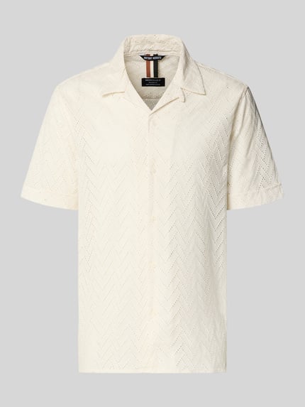 Produktfoto, Relaxed Fit vrijetijdsoverhemd met gaatjesmotief model 'Honolulu' van Antony Morato in crème, puur katoen, korte mouw, reverskraag, doorlopende knoopsluiting, ruglengte maat 50: 76 cm, schouderbreedte maat 50: 50 cm, mouwlengte maat 50: 27 cm, lichte zigzag-structuur