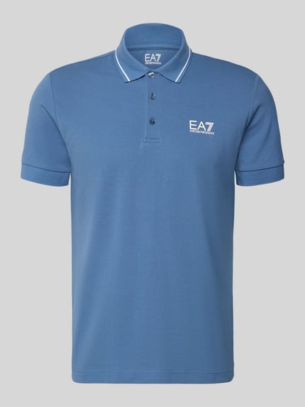 Produktfoto, Regular Fit Poloshirt mit Logo-Print von EA7 Emporio Armani, elastischer Baumwoll-Mix, blau, Kurzärmelig, Polokragen, Größe M, Rückenlänge 69 cm.