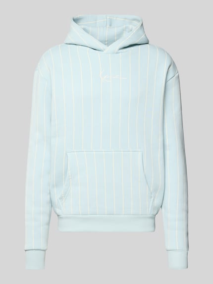 Productfoto, Hoodie met kapuze van KARL KANI in lichtblauw met witte strepen, katoenmengsel, losse pasvorm, kangoeroezak, geribde boorden.