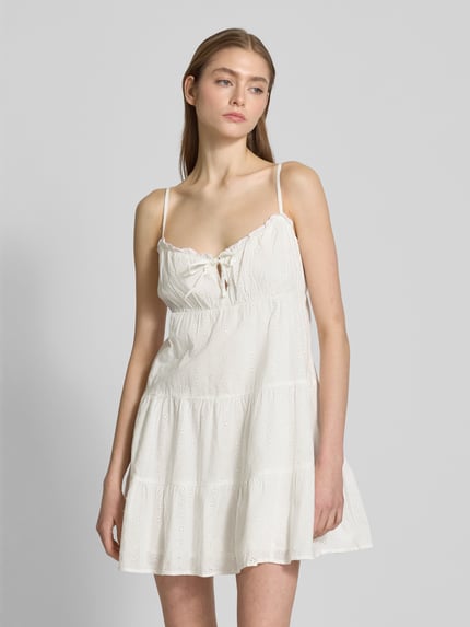 REVIEW Minikleid mit Lochstickerei Weiss 4