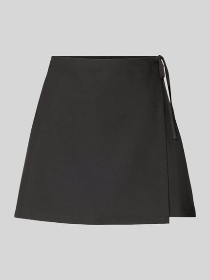 Körpernaher Mini-Rock in Wickel-Optik Modell 'BOSELLA' Shop The Look MANNEQUINE