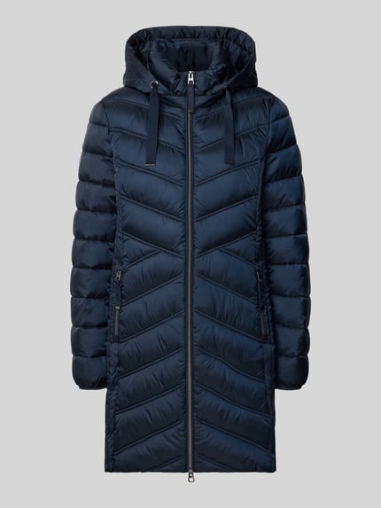 Produktfoto, Steppmantel mit Zweiwege-Reißverschluss von Christian Berg Woman Selection in Dunkelblau, krój slim fit, kapuza z troczkiem, kieszenie na zamek, długość tyłu w rozmiarze 36: 83 cm, szerokość ramion w rozmiarze 36: 40 cm, szerokość klatki piersiowej w rozmiarze 36: 48 cm, długość rękawa w rozmiarze 36: 65 cm, gładka tekstura, przeszycia w jodełkę