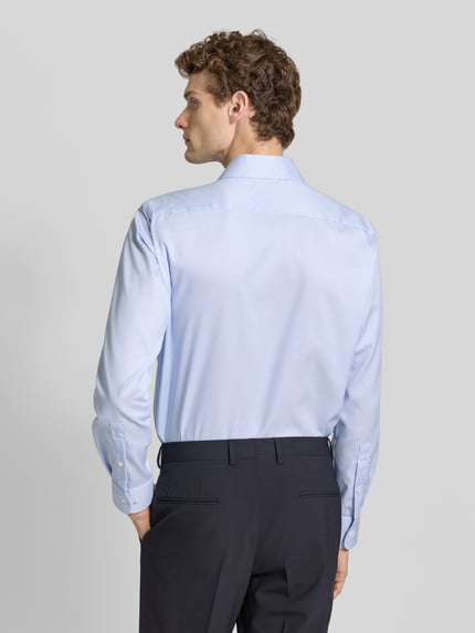 Christian Berg Men Regular Fit Businesshemd in Premiumqualität mit Haifischkragen Bleu 5