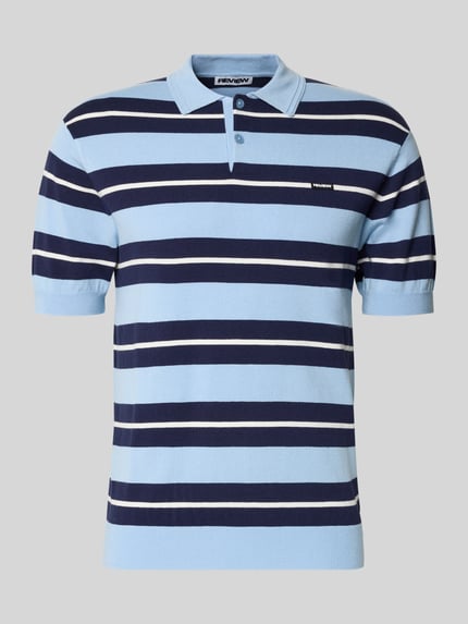 Produktfoto, Slim Fit Poloshirt aus Viskose-Mix von REVIEW, hellblau mit dunkelblauen Streifen, Logo-Patch, Polokragen, Kurzärmelig