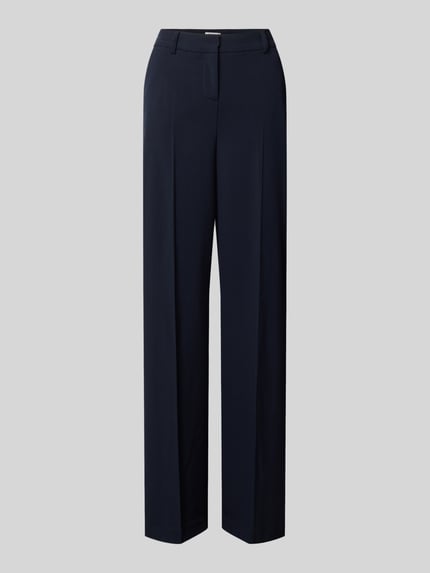 Produktfoto, dunkelblaue Stoffhose mit geradem Schnitt, Bundfalten, französischen Eingrifftaschen, Modell 'DANTA' von B.Young, glatte Textur